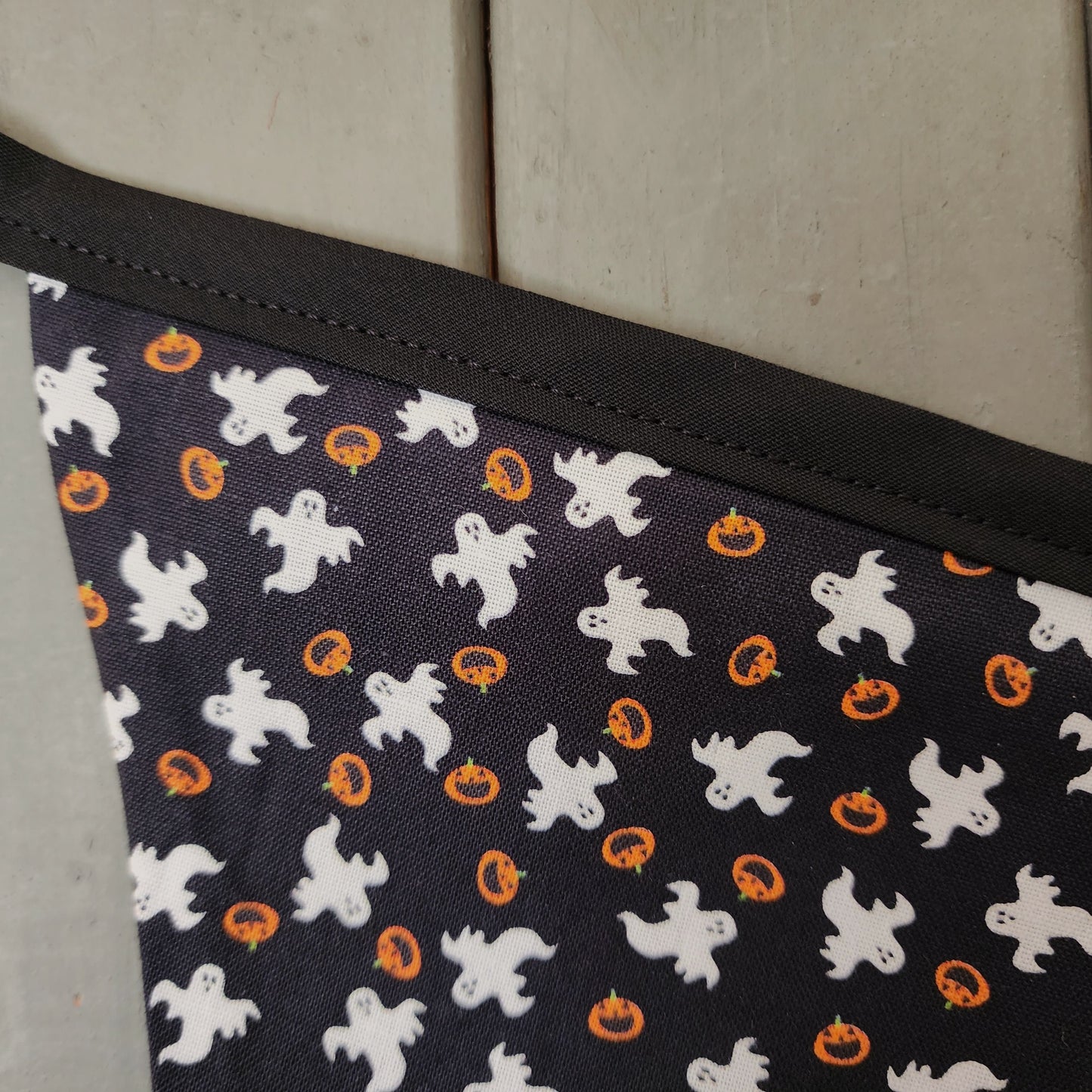 Ghost & Jack O'Lantern Pennant Banner with 5 Flags