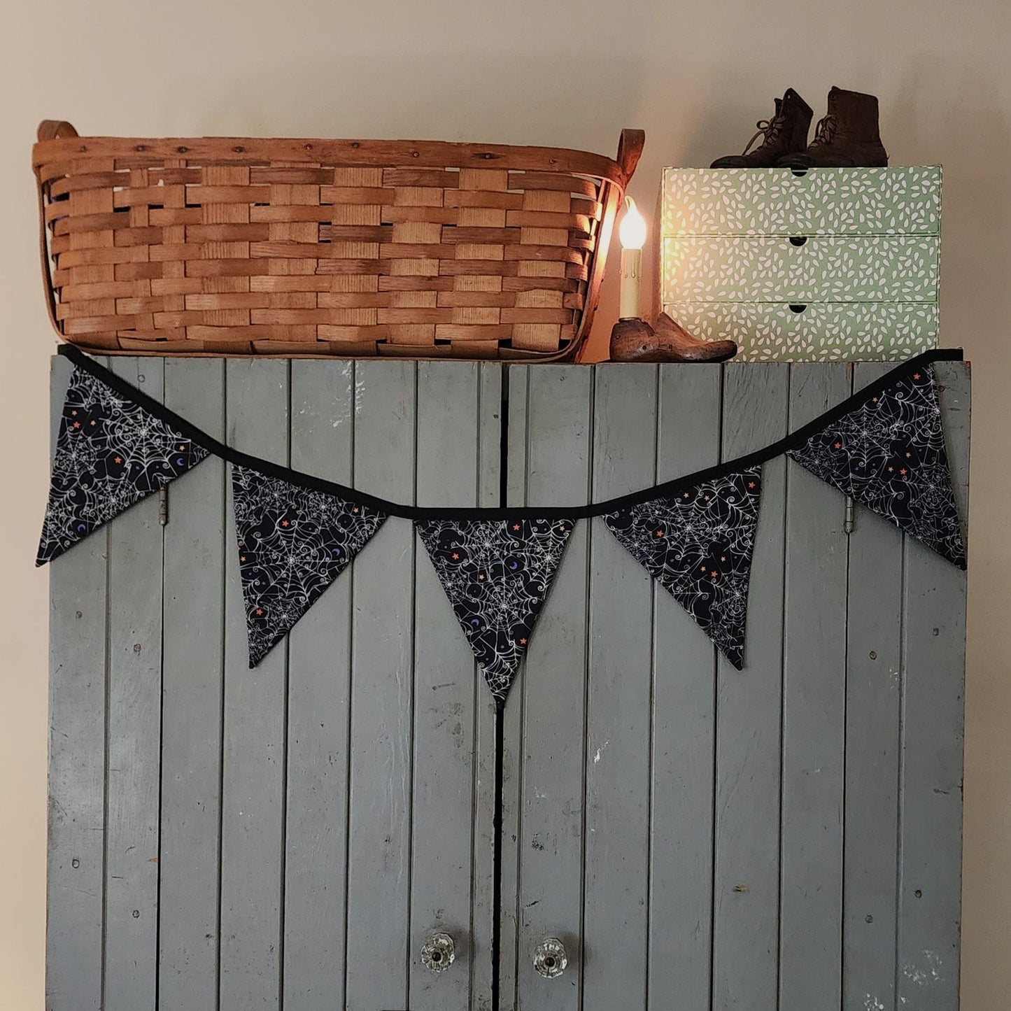 Spiderweb Pennant Banner with 5 Flags