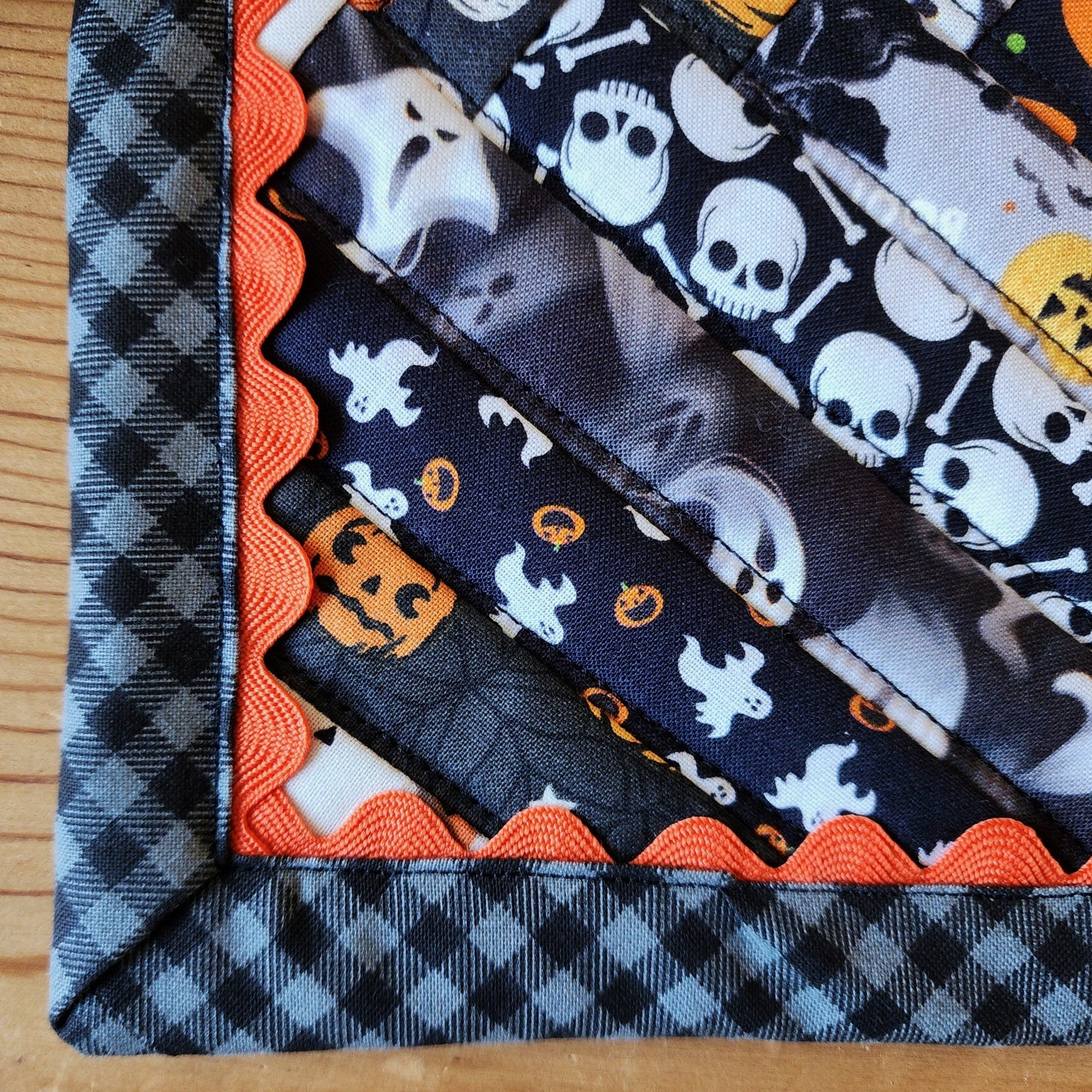 Halloween Quilted Table Runner - Glow in the Dark Stars