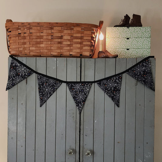 Spiderweb Pennant Banner with 5 Flags